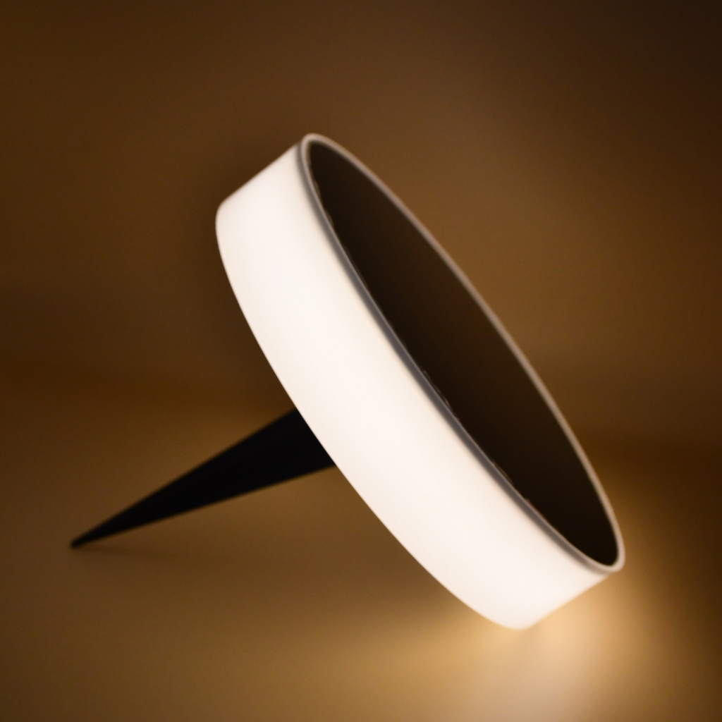 Lumen Modern Yard & Lawn Solar Garden Decoration Light